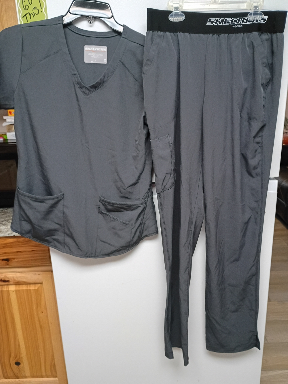 Skechers Women’s Charcoal Gray V-Neck Scrub Top & Pants Set